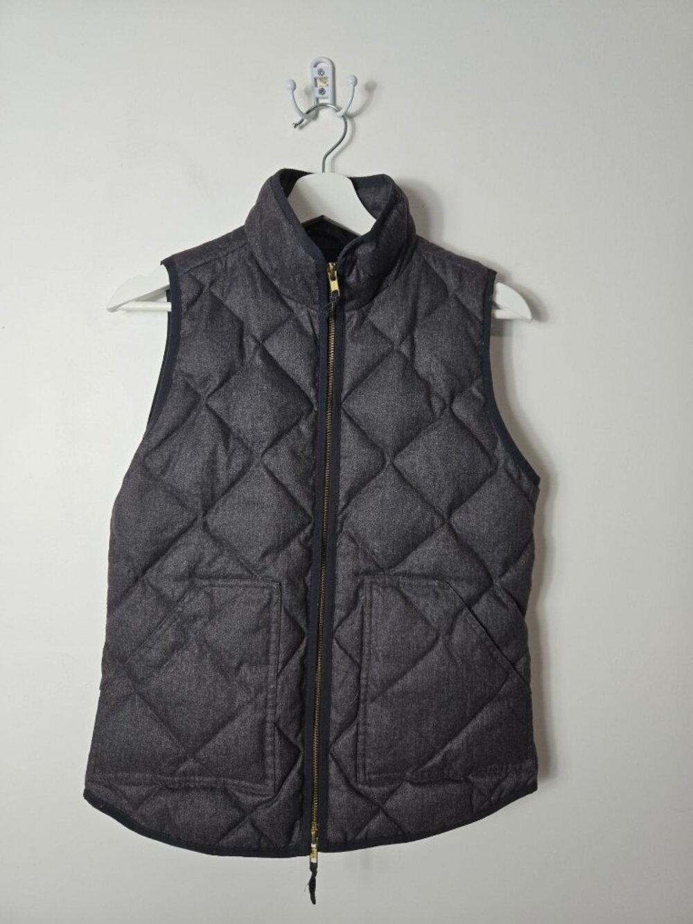 J. Crew Textured Quilted Down Puffer Vest Gray Size XS Full-Zip